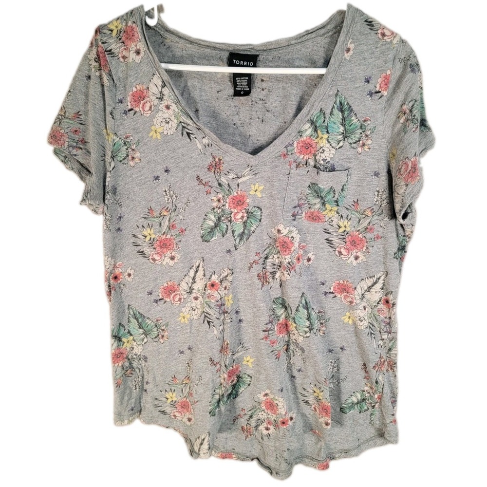 Torrid Womens 0‎ XL Gray Floral V-Neck Pocket T-Shirt Short Sleeve Cotton Blend